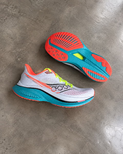 Saucony Endorphin Speed 5: La alternativa con placa de nailon más polivalente